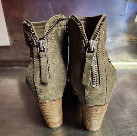 Crown Vintage Suede Ankle Boots - Picture 4 of 10